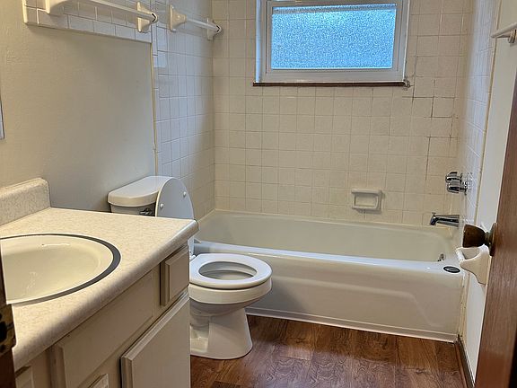 5th image of 804 Teaberry Ln #4