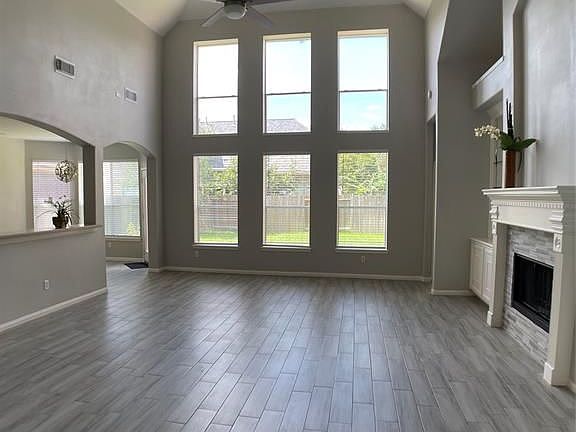 5th image of 4703 Schiller Park Ln