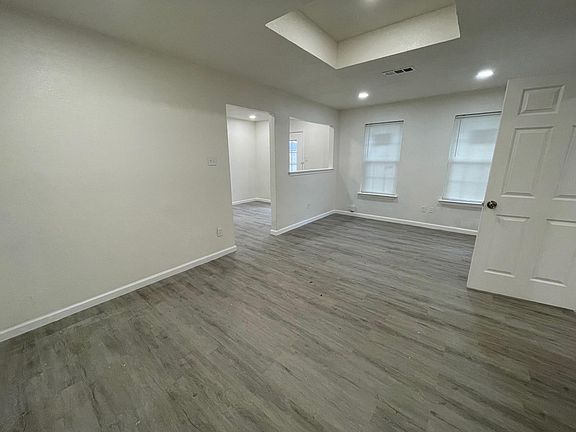 4th image of 139 Prairie Creek Cir
