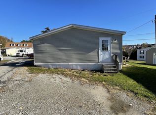 702 Solar Ln, Jeannette, PA 15644