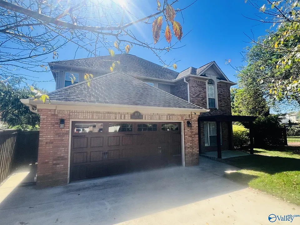 103 Canterbury Cir