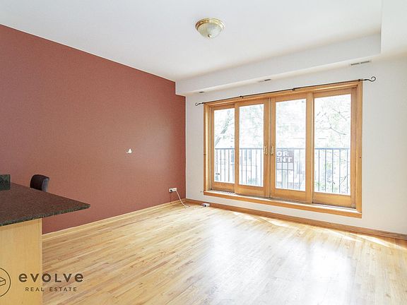 5th image of 1446 N Wieland St #2MT
