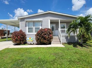 2 Parrot Pl, North Fort Myers, FL 33917