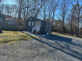 71 Oak Ave, Flanders, NY 11901