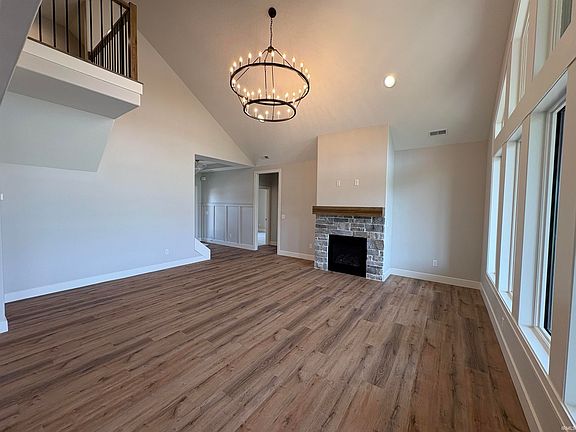 5th image of 2220 Golfview Dr