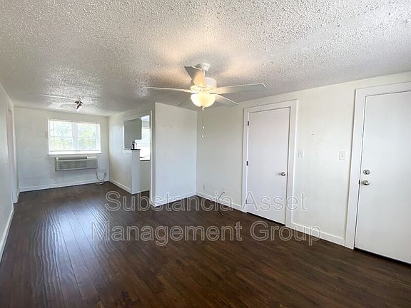 3rd image of 701 Culbertson Dr APT 05