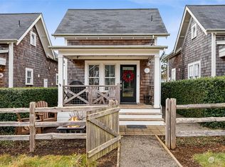 34 Grove Ln, Pacific Beach, WA