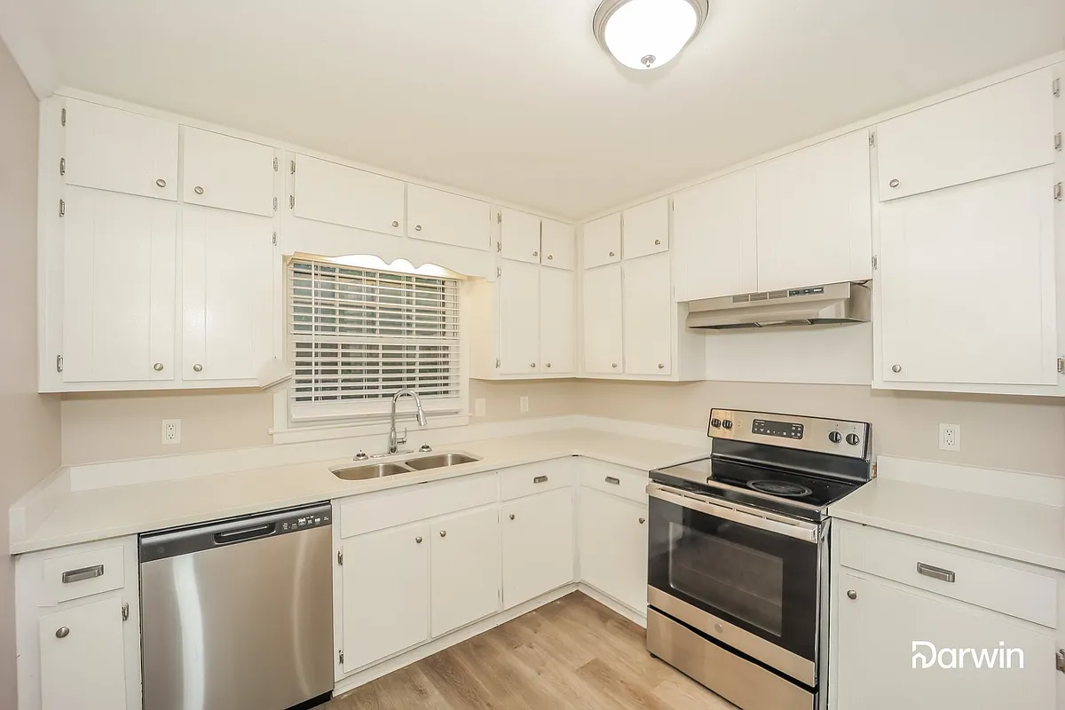 Building Photo - 3451 Valley Ridge Ter SW