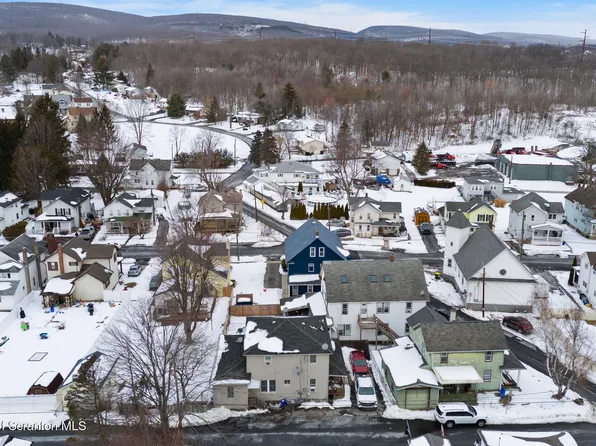 411-413 Traviss Aly, Peckville, PA 18452