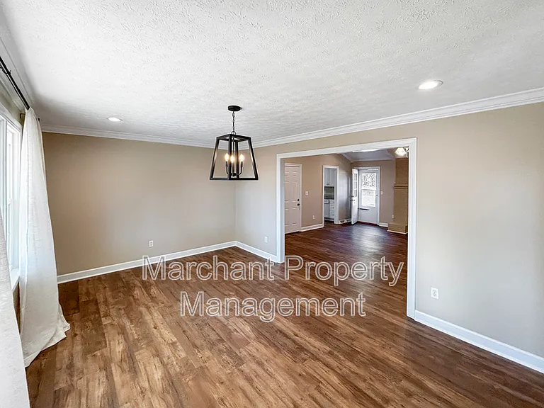 102 Longview Ter — Photo 5