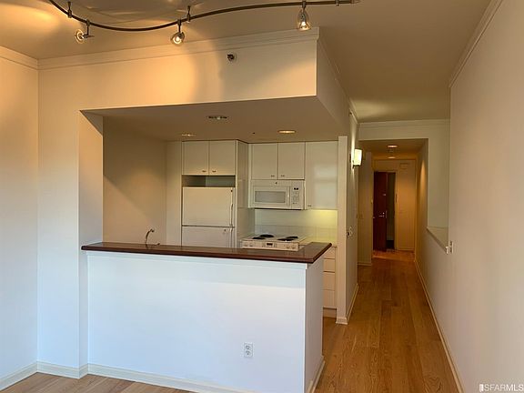 3rd image of 403-403 Main St #104N