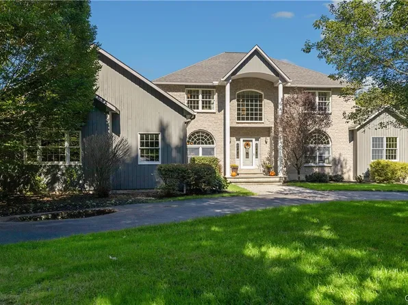 6923 Woodchuck Hill Rd, Fayetteville, NY 13066