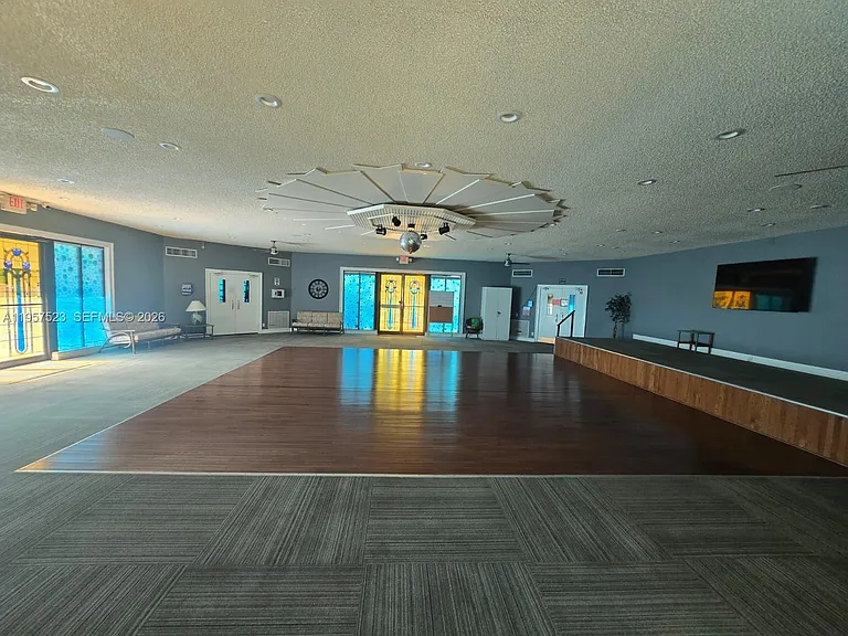 5151 W Oakland Park Blvd #303 — Photo 31