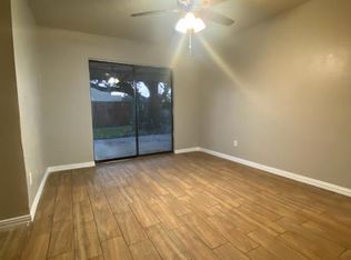 601 N 13th St, La Porte, TX 77571