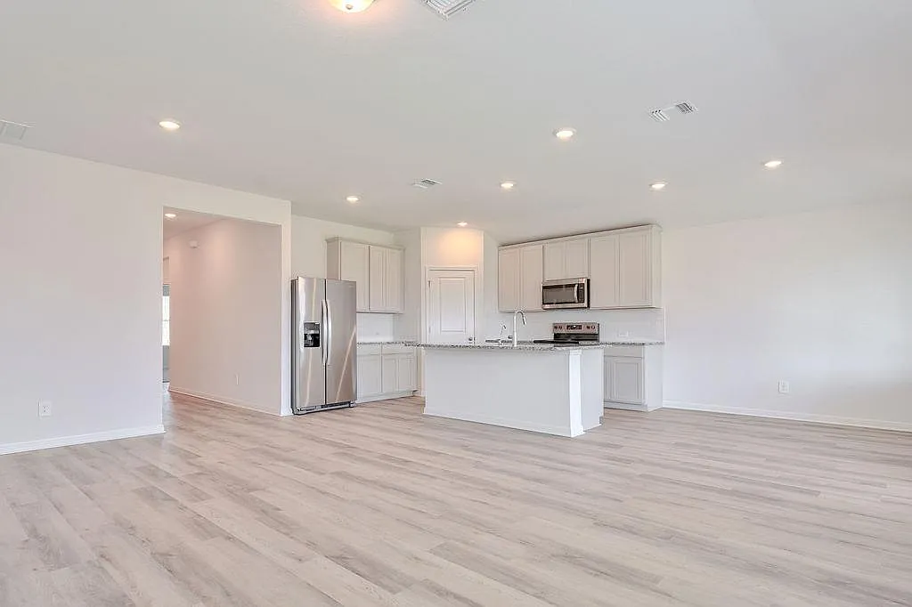 3 bed, 2.0 bath, 1540 sqft, $1,950 — Photo 4