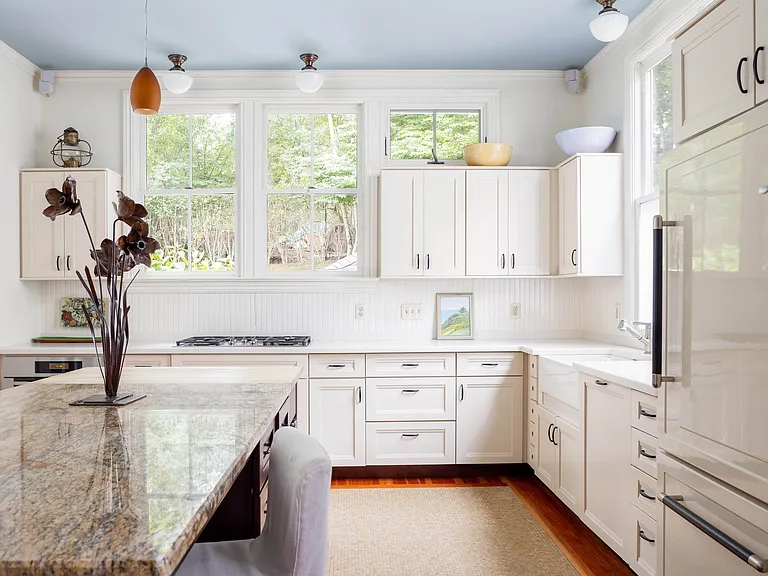 11 Prospect Ave — Photo 3