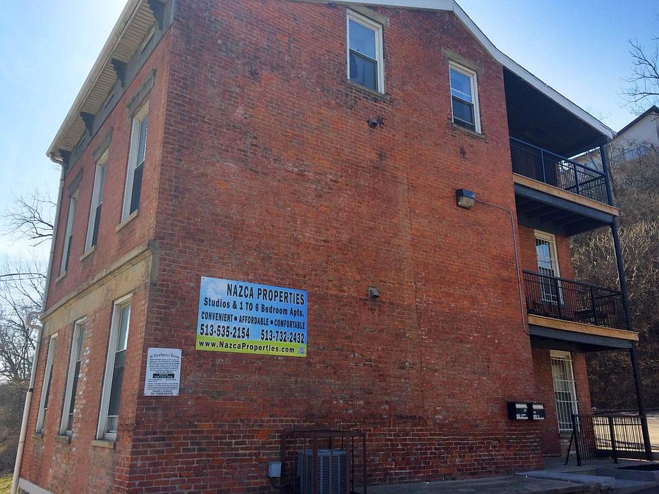 Exterior of 2385 Vine St.