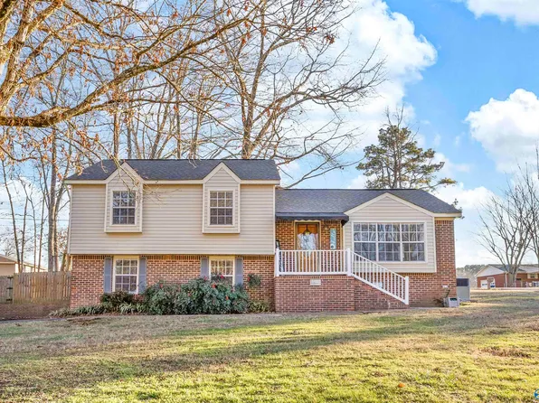 325 Greenwood Ave, Boaz, AL 35957