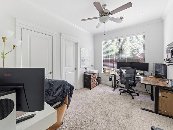 4th image of 214 W 28th St