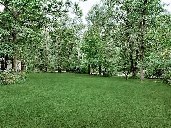 2nd image of 16 Donington Ln