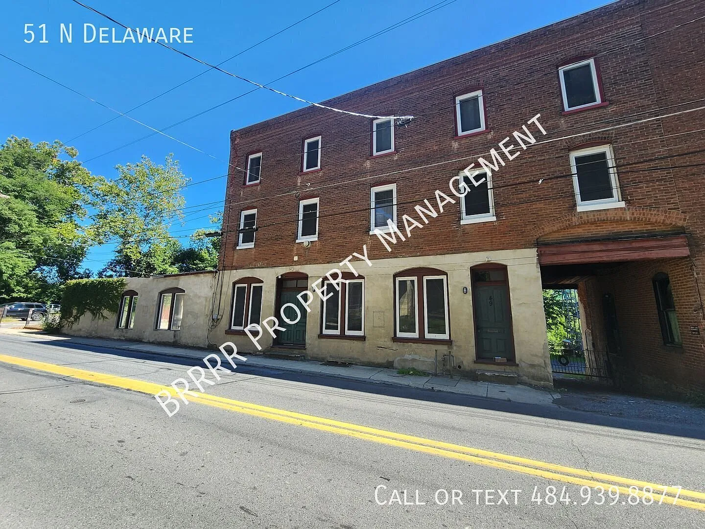Option for a furnished apartment or unfurnished Modern 2 bedroom 1 bath apartment — Photo 1