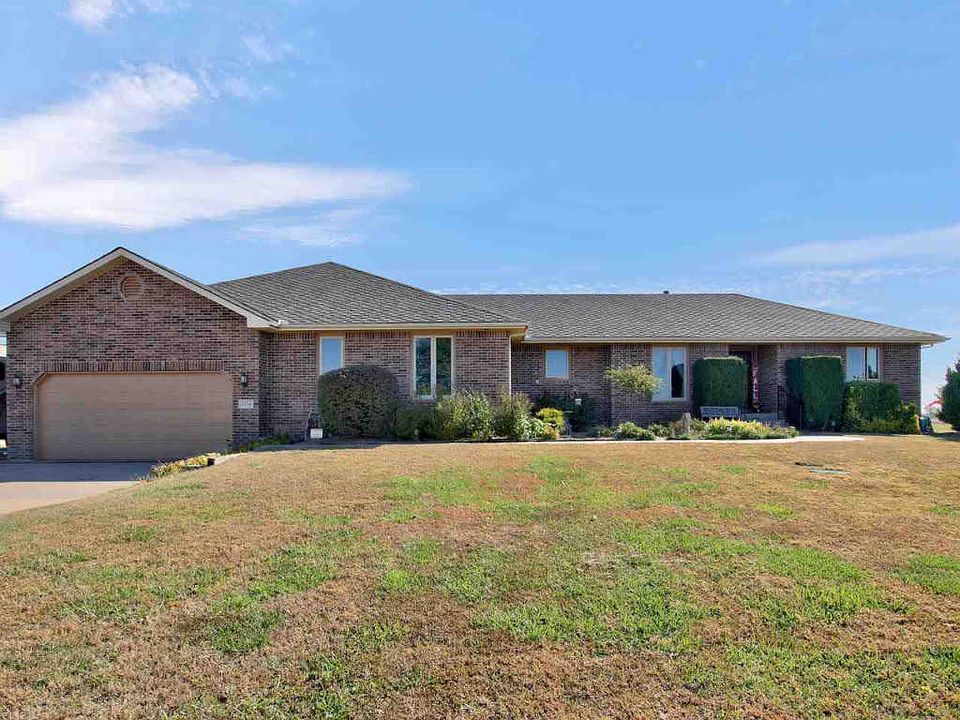 1st image of 1174 N Victor Ct
