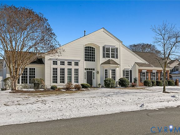2nd image of 3528 Gwynns Pl