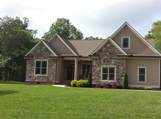 156 Twelve Oaks Dr, Rock Spring, GA 30739