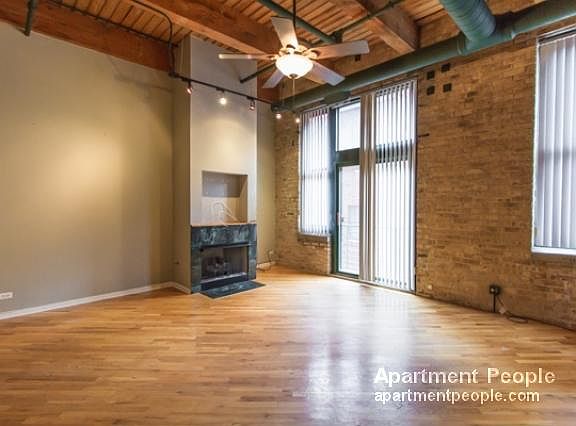 3rd image of 2222 W Diversey Ave #206
