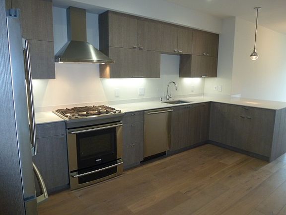 5th image of 2652 Harrison St APT 205