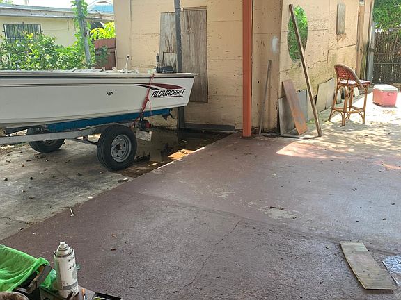 3rd image of 10400 NW 31st Ct