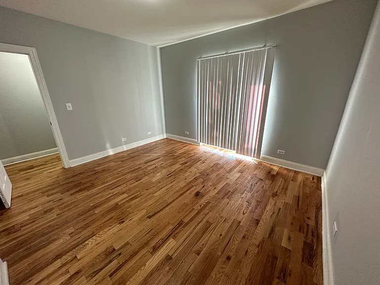 5728 S Prairie Ave — Photo 8