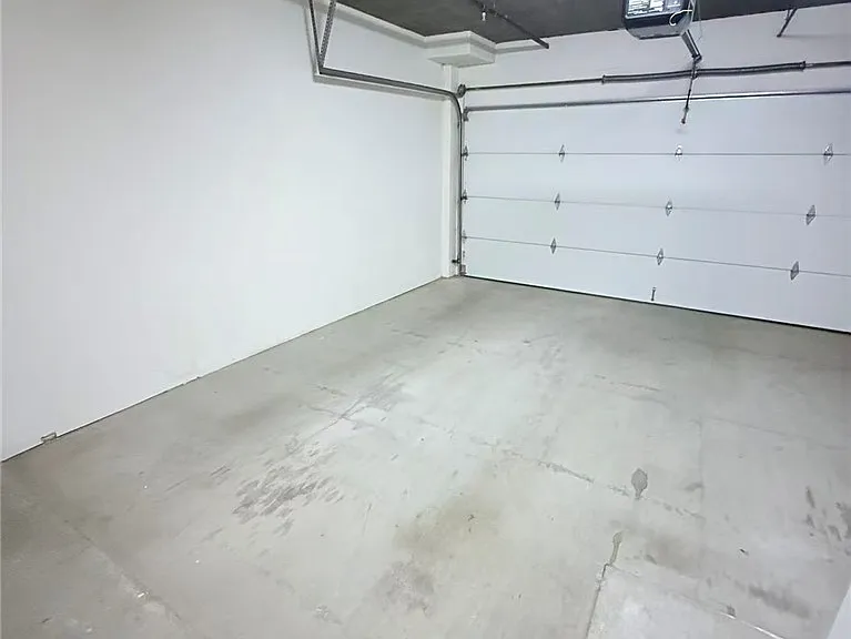 2125 S Bentley Ave #107 — Photo 23