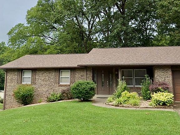 3rd image of 2810 Thomas Dr