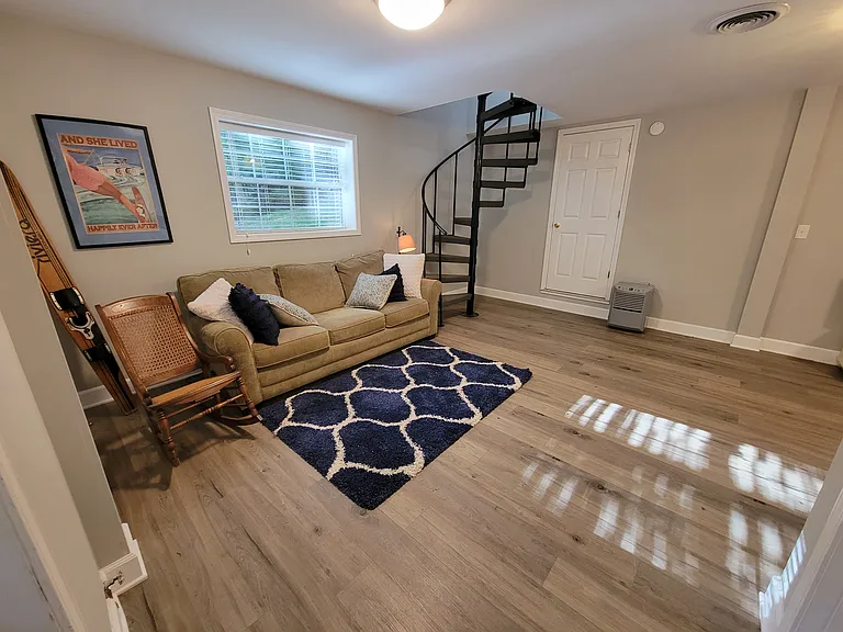 1377 Four Seasons Dr — Photo 8