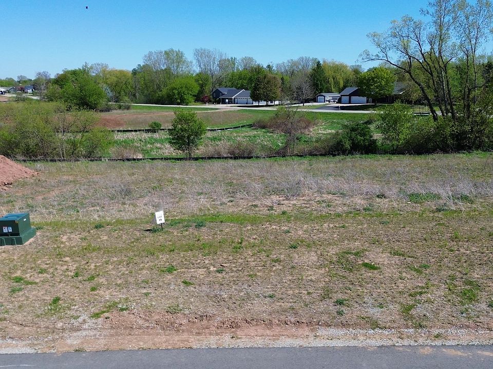 1st image of Red Cardinal Dr #19