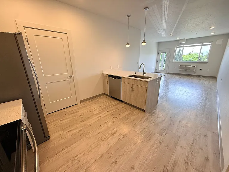 Nathan Apartments — Photo 18