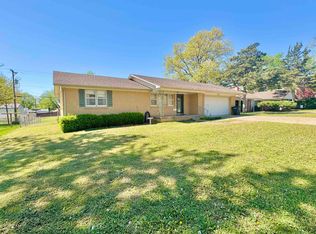 221 Greenway Rd, Arkansas City, KS 67005