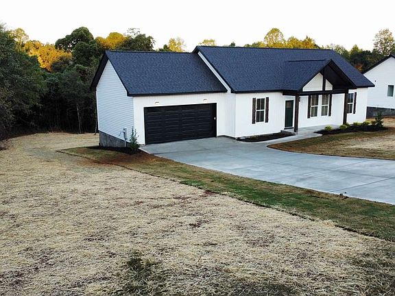 3rd image of 101 Lois Dr