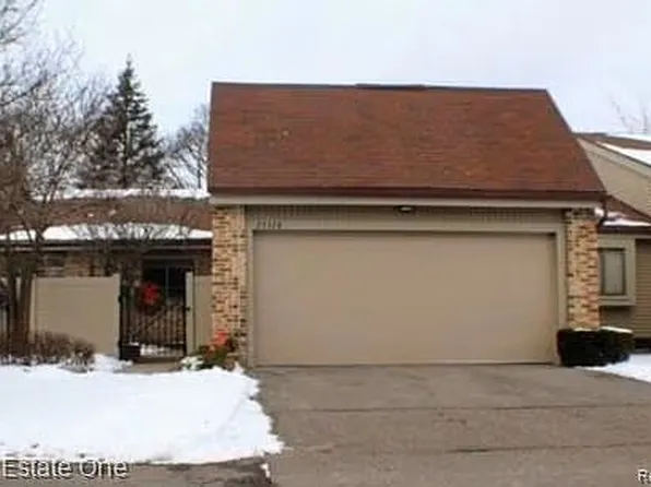 27328 Apple Blossom Ln, Southfield, MI 48034