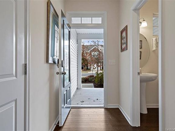 3rd image of 2776 Sawbridge Ln
