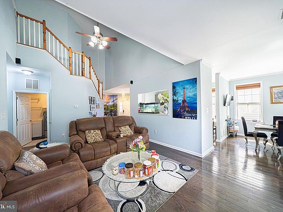 5th image of 2672 Honeysuckle Ln