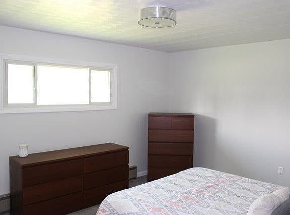5th image of 489 Huss St