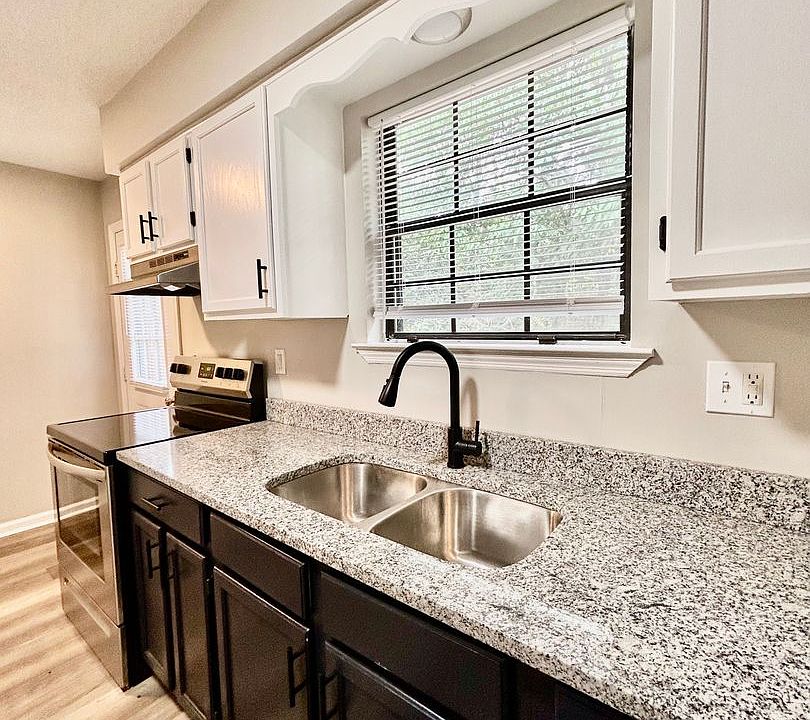 1st image of 706 Roberta Dr #D