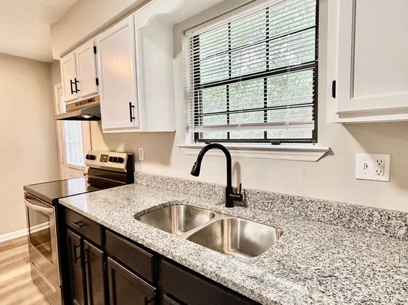 706 Roberta Drive, 706 Roberta Dr #D, Rossville, GA 30741