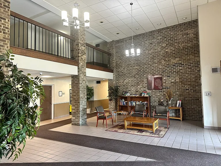 1460 Fairlane Dr #225 — Photo 9