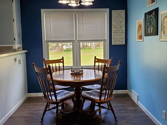3rd image of 744 Aster Ave