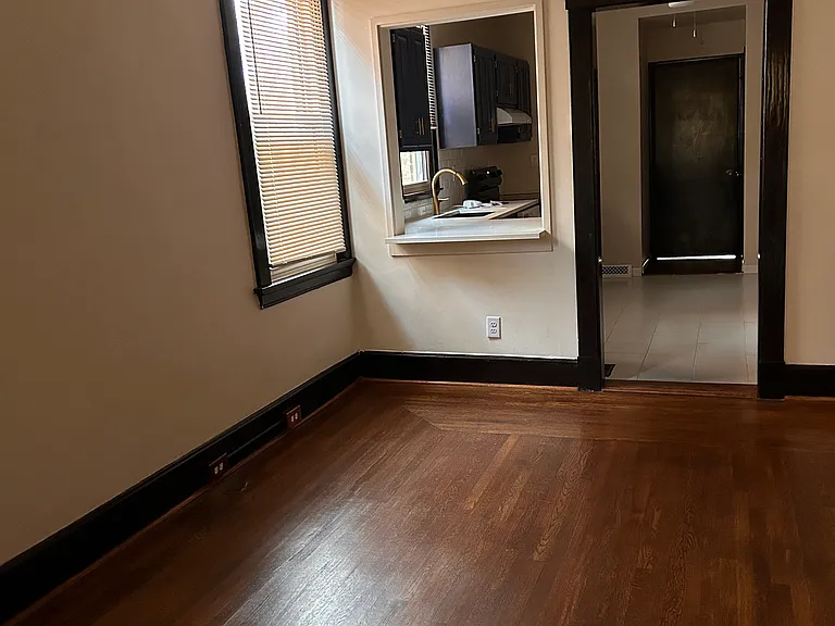 2309 Morton Ave #1 — Photo 8