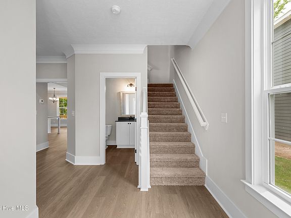 3rd image of 689 Ronaldsay Road