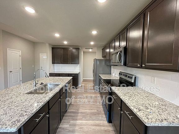 5th image of 2108 N 21st St